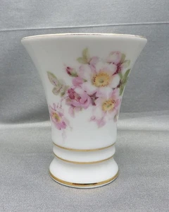 Vintage Schumann Arzberg Bavaria Germany Wild Rose 4" Porcelain Mini Vase - Picture 1 of 6