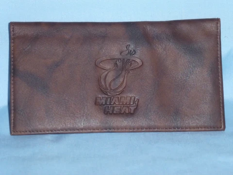 MIAMI HEAT    Leather Checkbook    NEW    dark brown Cover