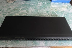 Accton EtherHub-16s EN2041 Network Hub - Picture 1 of 9