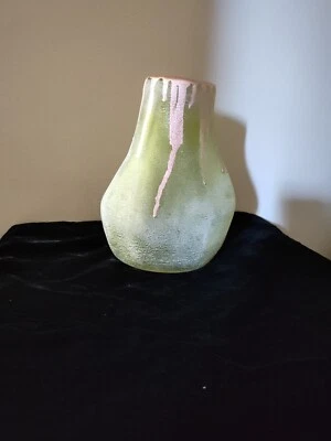 Jarrón Anthropologie Texturizado Htf Verde Lava Volcán Metálico Bronce Lava Vidrio Foto 1 de 4