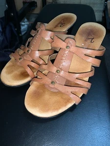 CLARKS Brown LEATHER SLIDE HEELS SANDALS SIZE 7M - Picture 1 of 4