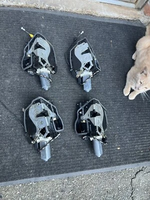 Pestillo de puerta BMW E65 E66 750Li 760Li 750i 745i 745Li B7 760i 730Li cierre suave OEM Foto 1 de 4