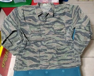 Military Camouflage Longsleeve Shirt Button Up Size XL Reg. Estate Find Vintage - Picture 1 of 16