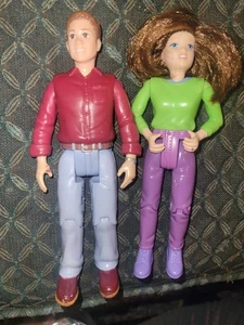 Fisher Price liebevolle Familie Puppenhaus brünette Mama Papa braune Haare Puppen Spielzeug Posten - Bild 1 von 8