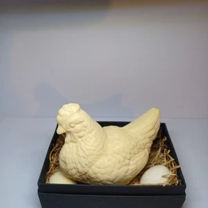 Jabón molido francés bonita gallina y huevos Gianna Rose caja de colección está descolorida - Imagen 1 de 15