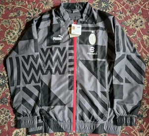 BRAND NEW WITH TAGS MENS AC MILAN LIGHTWEIGHT JACKET SIZE MEDIUM - Picture 1 of 7
