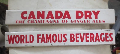 Letrero de metal de empuje de puerta de 2 piezas Canada Dry Champaigne of Ginger Ales mundialmente famoso Foto 1 de 4