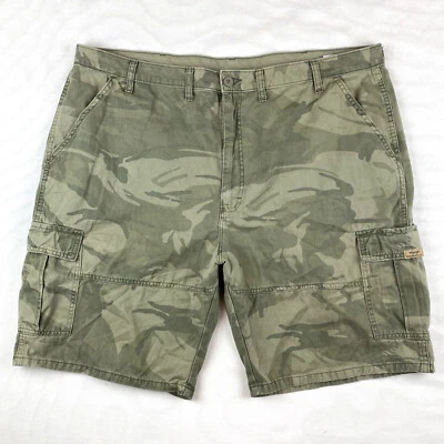 Wrangler Cargo Shorts Mens Size 44 in Camo Print - Image 1 of 3