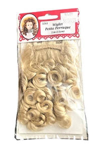 Parrucca bambola artigianale in fibra Wiglet bionda #3293-01 5" Wiglet Petite Perraque 1996 vintage - Foto 1 di 3