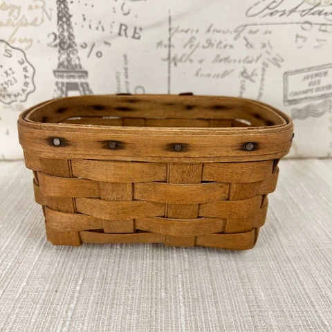 Longaberger 1982 Medium Key Basket with Wall Hanger 7 in x 5 in x 3 1/2 In Cover