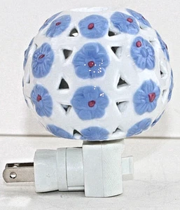 Quality Ceramic Plug-in Night Light Vintage Home Decor Blue Flower Ball Shaped - Picture 1 of 3