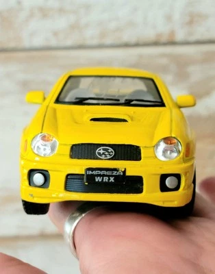 Subaru Impreza 2002 WRX Sedán - 4" Diecast Amarillo Kinsfun Pullback Car Foto 1 de 4