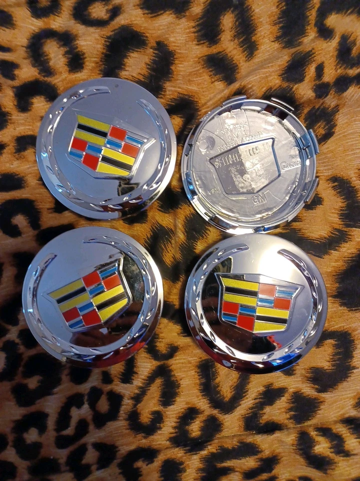 Cadillac CTS DTS SRX STS XLR ATS center cap set of 4, 2004-2016 part# 9597375 - Image 1 of 2