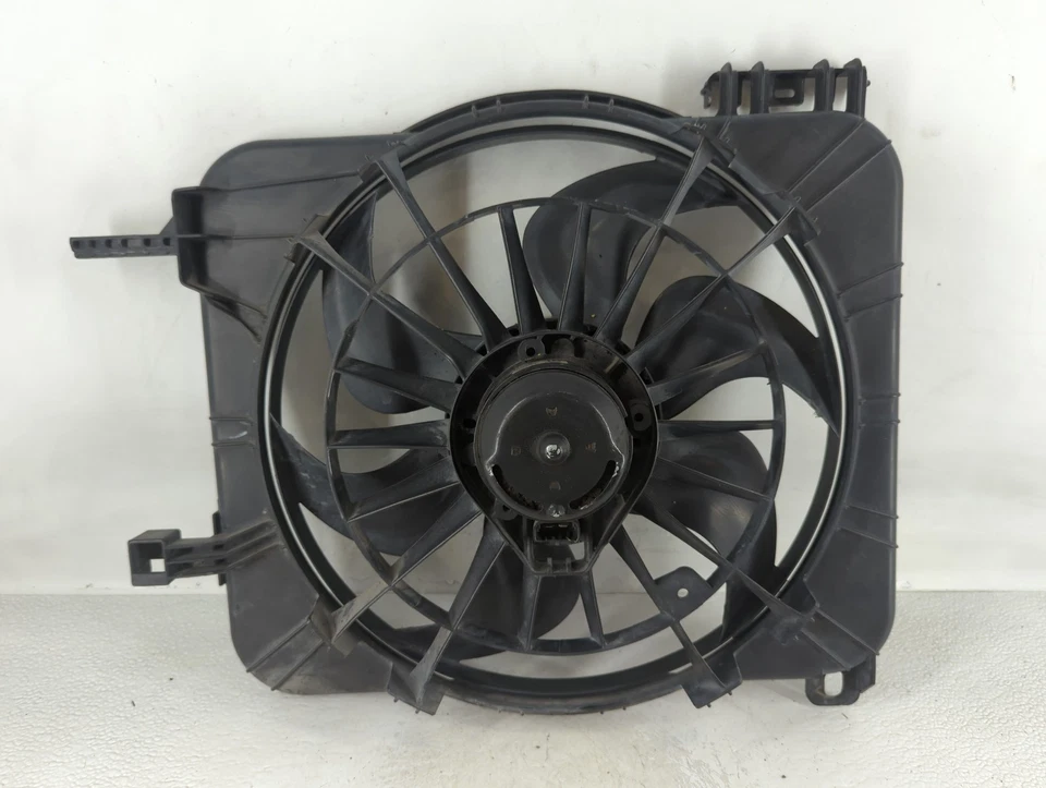 2004-2005 Chevrolet Cavalier Left Radiator Fan Motor Assembly QAC9T - Image 1 of 4