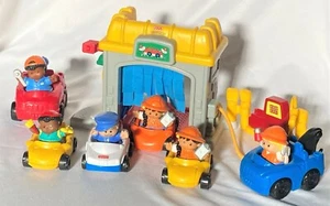 Fisher Price ROAD TRIP READY GARAGE Car Wash & Gas Pump, Extra Cars & People! - Picture 1 of 7