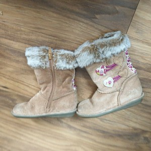 clarks baby boots size 4