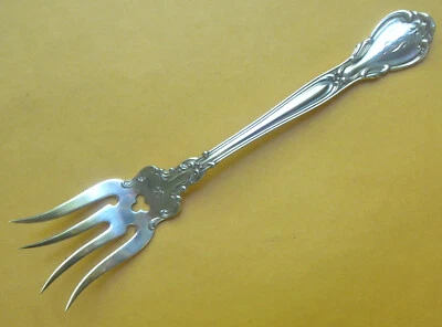 Horquilla de carne de res Gorham CHANTILLY Sterling ☛ Cordones aplicados ☚ Excelente estado Foto 1 de 4