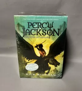 Percy Jackson und die Olympioniken 5 Bücher Taschenbuch Box Set (mit Poster) von Rick R - Bild 1 von 6