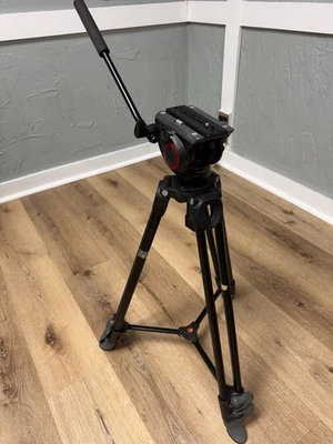 Manfrotto MVK500AM Twin Leg Tripod with Kit - Image 1 of 3