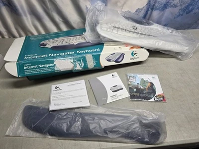 🔥 Logitech Internet Navigator Keyboard Y-BF37 USB 2002 W/Arm Rest Vintage Rare - Image 1 of 4