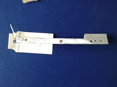 Conjunto de retenedor de fascia para parachoques GM # 25614042 Oldsmobile 88 1992-1997 nuevo de stock Foto 1 de 3