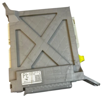 Caja de fusibles de unión derecha Lexus GS350 GS450H 2013-2017 82730-30L30 Foto 1 de 4