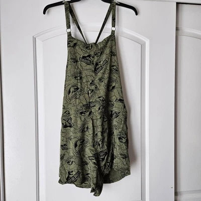 Mono corto Torrid Jurassic Park talla 2X mameluco verde dobladillo enrollado déficit Foto 1 de 4