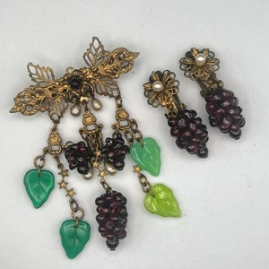 Vintage Janny Jewelry Glass Grape Cluster Brooch & Clip Earrings Set 1970s - Picture 1 of 7