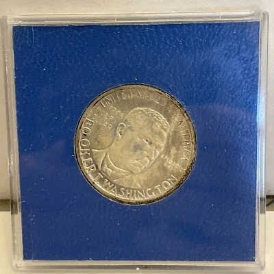 1946-D SILVER COMMEMORATIVE BOOKER T WASHINGTON HALF DOLLAR    - Image 1 of 4