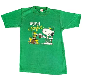 Vintage Artex Youth L (14-16) Green IRISH Snoopy Root Beer Schulz T-Shirt USA - Picture 1 of 15