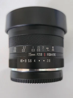MEIKE 7.5mm F2.8 Ultra Wide Manual Fisheye Lens For  Fuji Film x-mount - Image 1 of 4