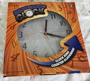 Rückwärtsuhr - Uhr scheint rückwärts zu laufen - hält genaue, rückwärts gerichtete Zeit - Bild 1 von 6