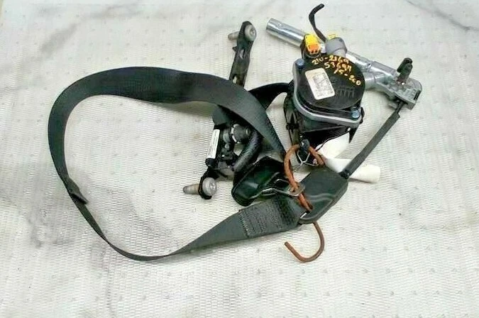 Chrysler 200 Dodge Dart 2015-2017 delantero izquierdo cinturón de seguridad del conductor retractor negro fabricante de equipos originales Foto 1 de 1