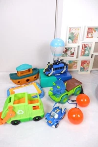 Fortnite Battle Bus Toy Noah's Ark wheeled Fisher price Recycling Truck dinosaur - Picture 1 of 18
