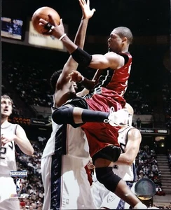DWAYNE WADE Red Uniform 8x10 ACTION PHOTO Miami Heat - Picture 1 of 1