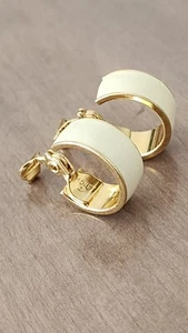 Monet Signed Cream Enamel Gold Tone Metal Hoop Clip On Earrings Vintage - Picture 1 of 11