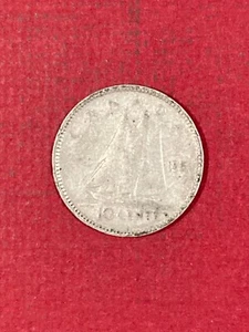 1951 Canada 10 Cent Silver Coin Circulated - Foto 1 di 2