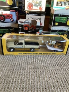 ERTL Cub Cadet 1:16 Dodge Ram 2500 Trailer Lawn & Garden Tractor VTG 13166 - Picture 1 of 9