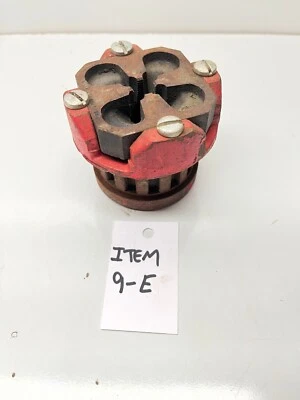 Reed 1S-1/4''-18 NPT Die with Ratchet Die Head Pipe Threading Threader - Image 1 of 4