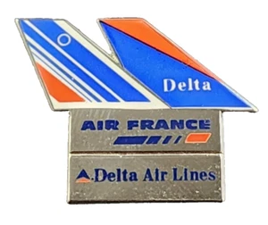 Pin de solapa conmemorativo de empresa conjunta Delta Air Lines Air France Tails de colección - Imagen 1 de 3