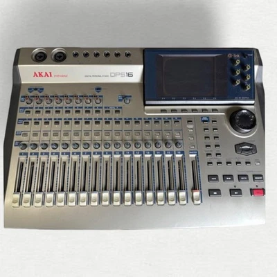 AKAI DPS16 Digital Recorder 24bit 96kHz Analog Out Headphone Portable Silver - Image 1 of 4