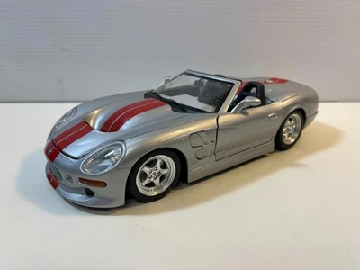 Shelby Series 1999 escala 1 en 1/18 diecast de Bburago Foto 1 de 4