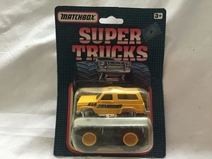 MATCHBOX SC7 MAD DOG II CHEVY BLAZER - SUPER TRUCKS - ON CARD - HARD TO FIND - Picture 1 of 4