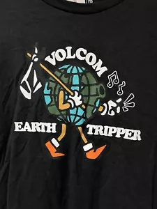 VOLCOM T Shirt Men XXL Black Volcom Earth Tripper Graphic Cotton Short Sleeve m2 - Picture 1 of 5