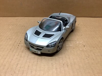 Opel Speedster 2002 Maisto edición especial escala 1:18 diecast plateado usado Foto 1 de 4