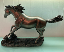 Pferd über Wiese galoppierend, 22cm Mustang Bronziert, Vogler 708-6005 Geschenk