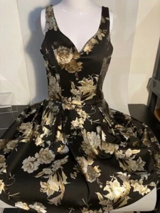 GORGEOUS WOMEN'S BLACK WITH FOIL FLOWER DRESS FRANCESCA'S NEW SMALL - Picture 1 of 5