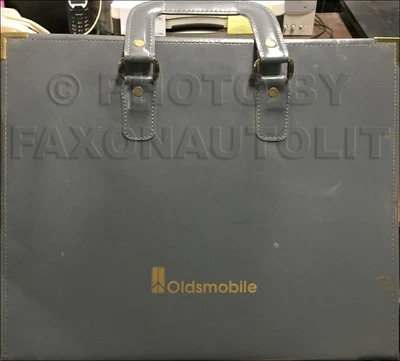 1993 Oldsmobile Sales Impact Training Books com fitas VHS e estojo - Imagem 1 de 2