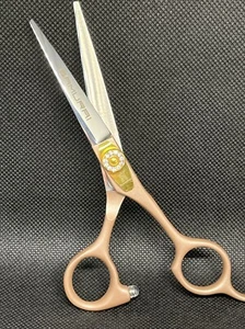 5.5 hairdressing scissors Samurai Japanese Scissors FREE CUTTING GOWN INCLUDED - Picture 1 of 2