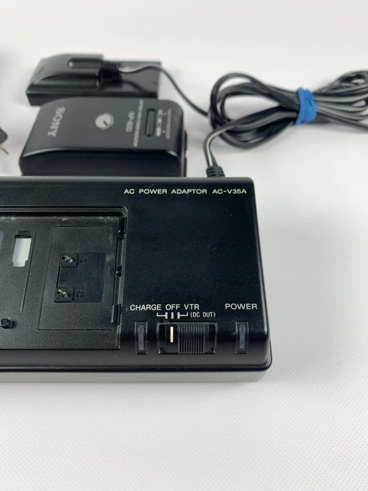 Cargador adaptador de corriente alterna para videocámara Sony AC-V35A y batería OEM NP60D probado LEER Foto 1 de 4